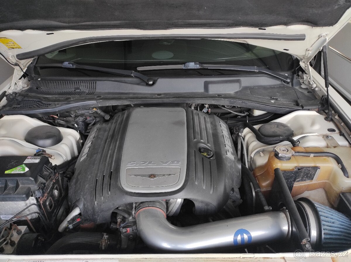 Chrysler 300C 5,7 Hemi - 17