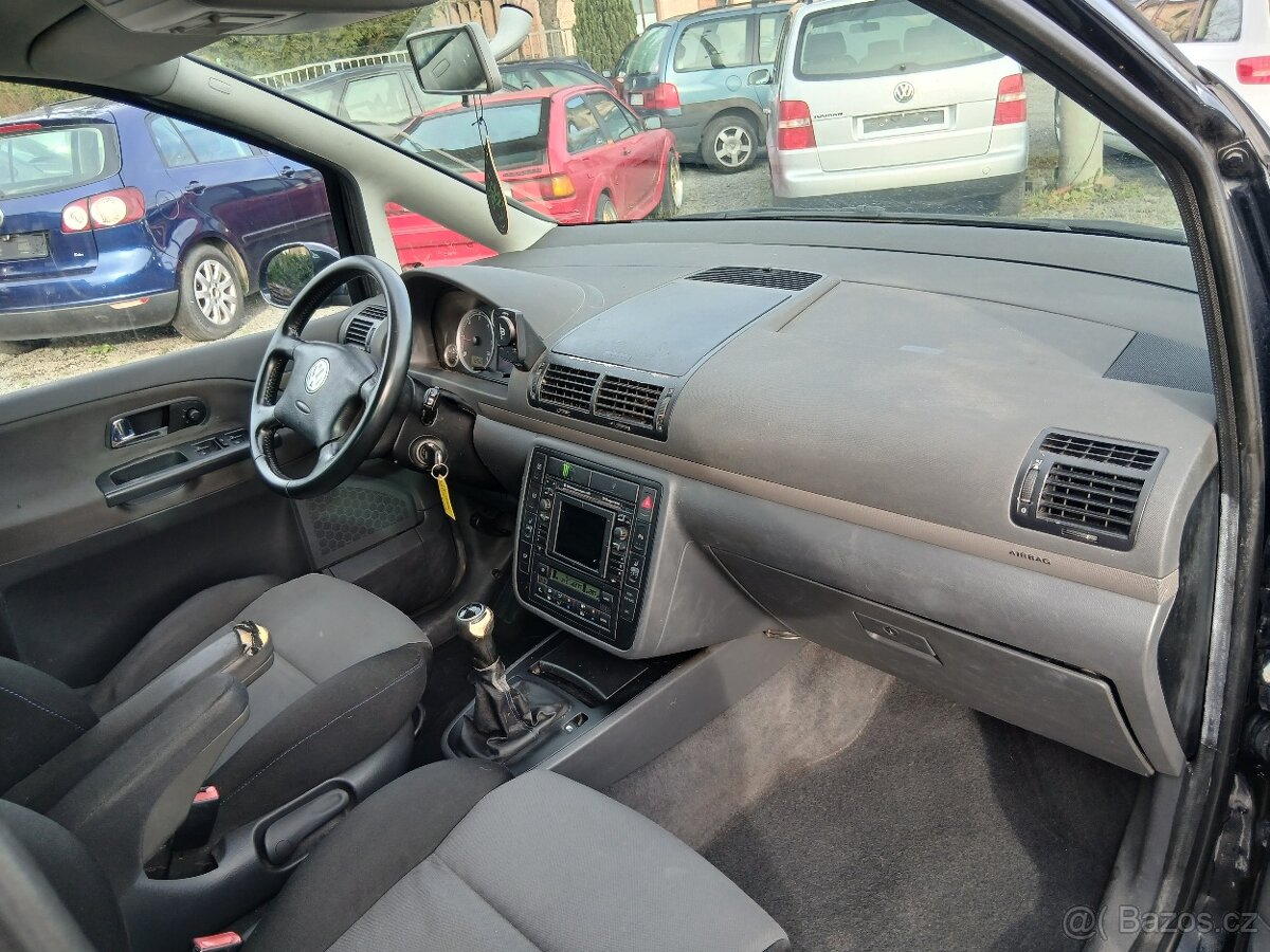 VW Sharan 2.0 TDI, 7 míst, STK 5/27 - 17