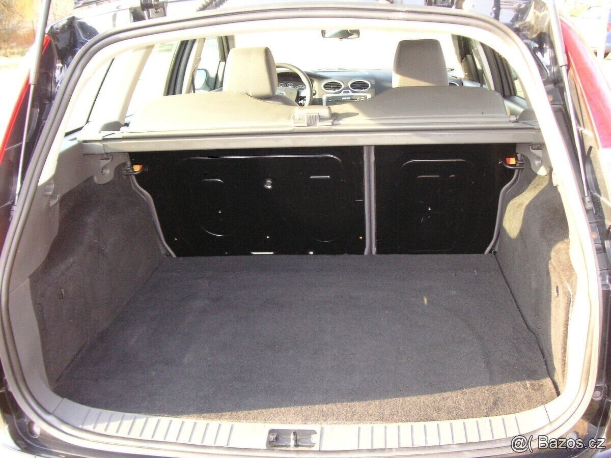 Ford Focus 1.8i - Serviska Combi - 17