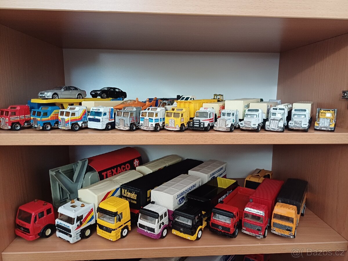 Modely Matchbox Siku Ixo SSM - 17