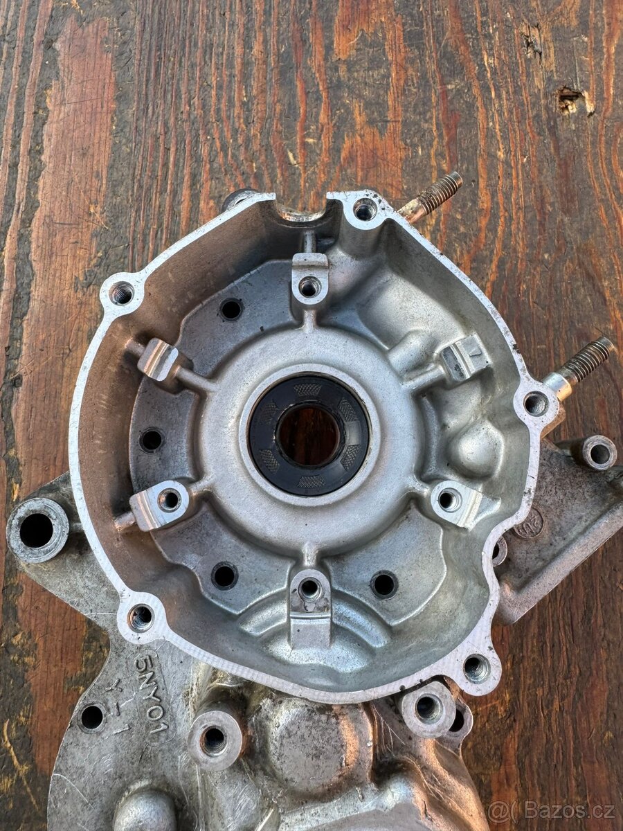 Komplet klikové skříně levý pravý blok kartery Yamaha YZ 125 - 17