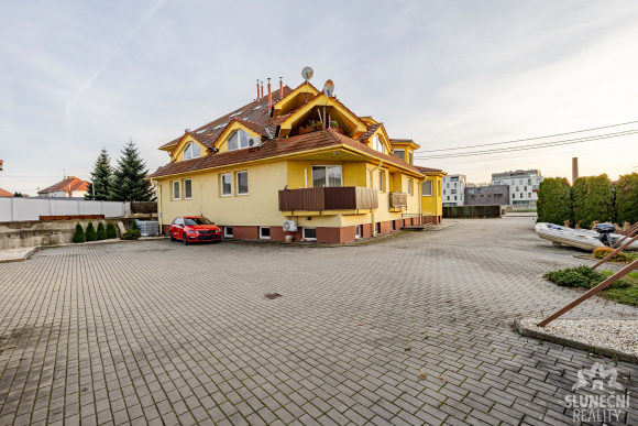 Pronájem mezonetového bytu 2+kk s pracovnou, 82 m², Uherské - 17