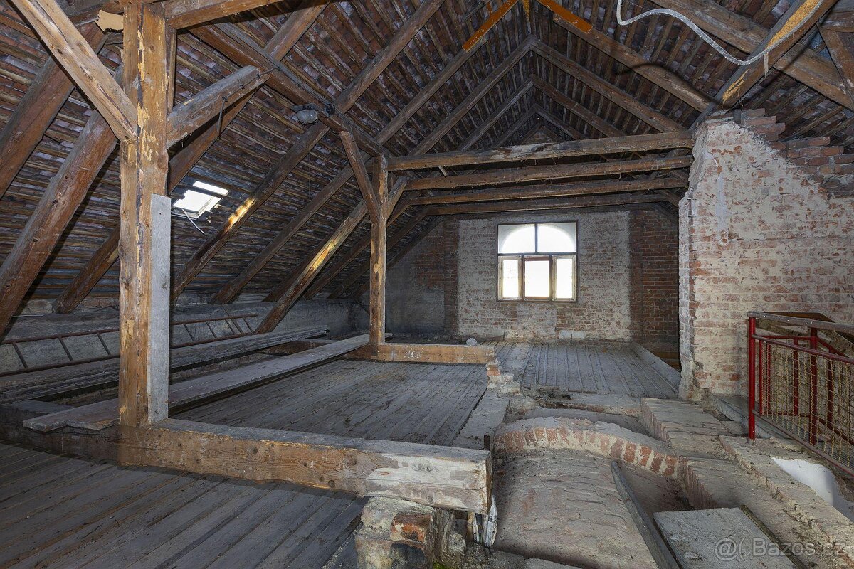 Prodej výjimečného domu v secesním stylu v okrese Chrudim - 17