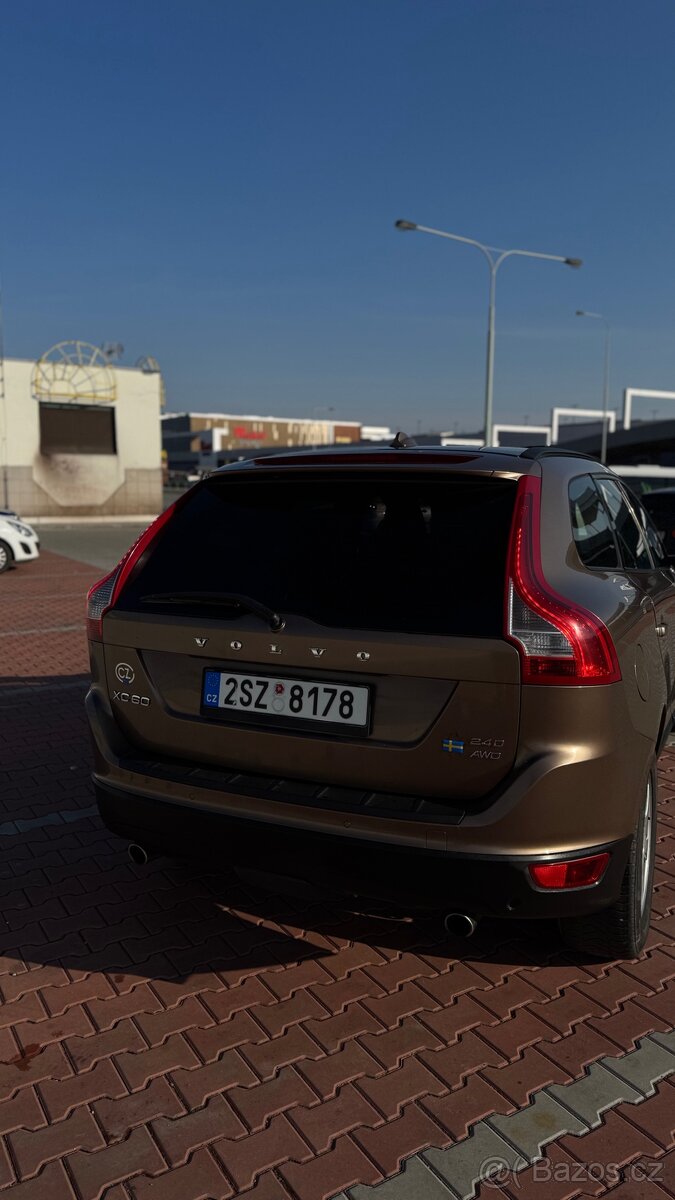 VOLVO XC 60 r. 2009 - 17