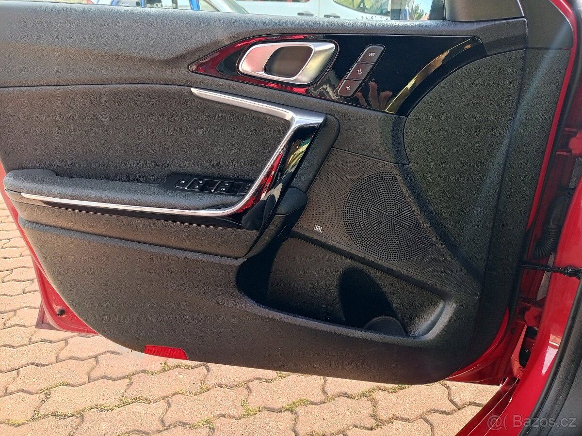 Kia ProCeed SW - GT-Line - panoramatická střecha - 17