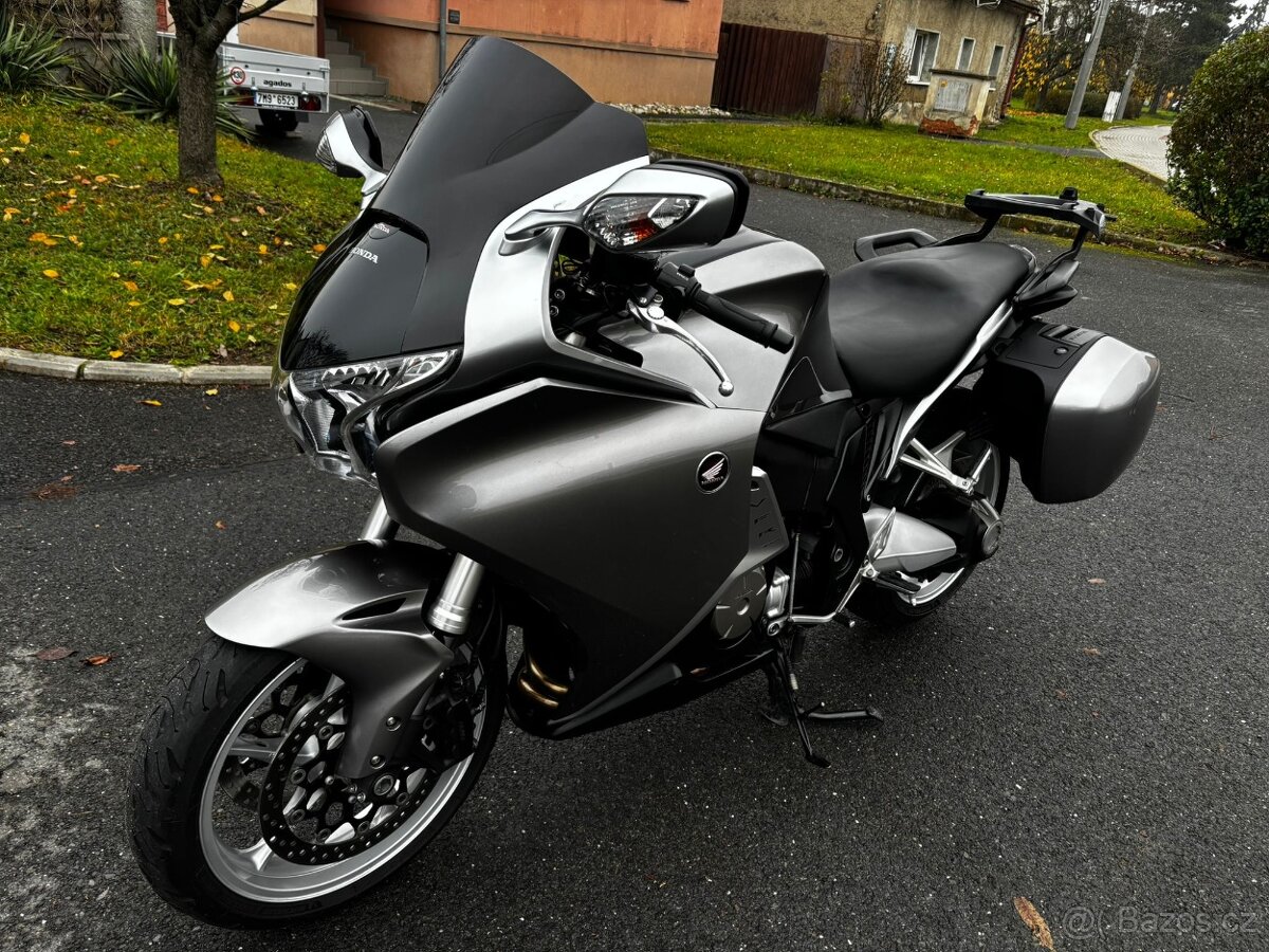 Honda VFR 1200F - 17