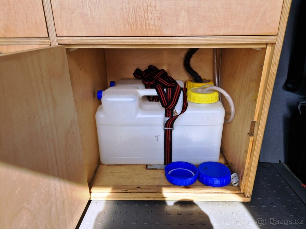 Volkswagen Multivan / 2.5TDi / 130PS / BEACH / MULTIFLEX / - 17