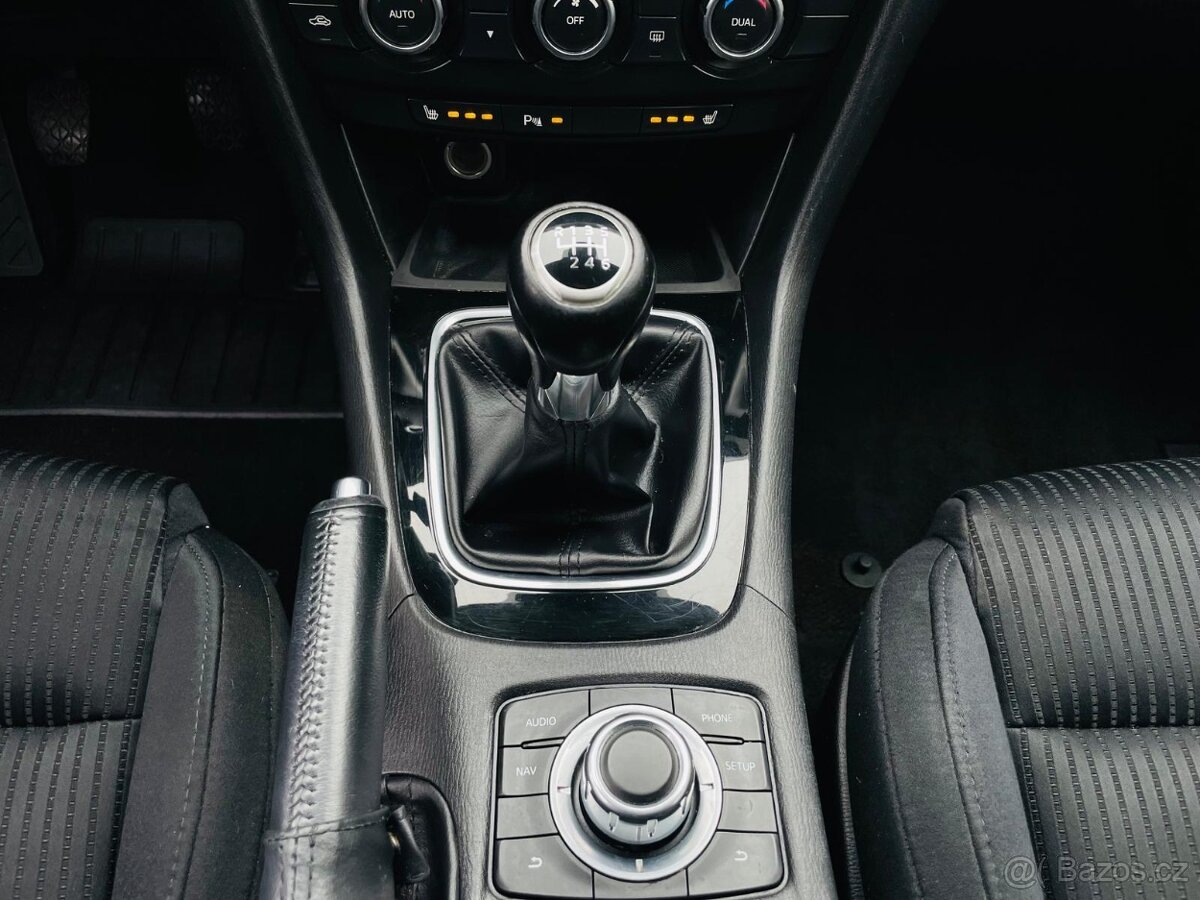 Mazda 6 2.0i 121KW BENZIN MANUÁL VÝHŘEV SENZORY PĚKNÝ STAV - 17