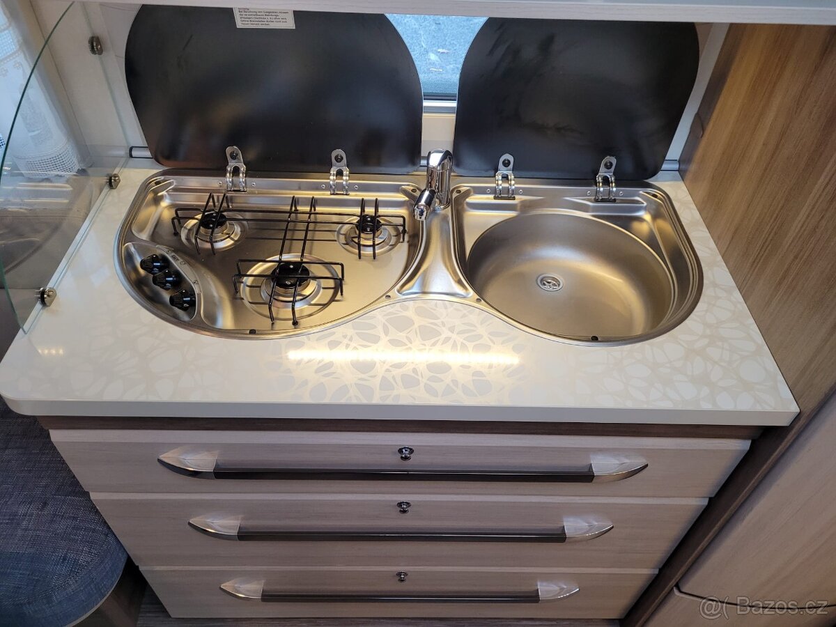 Hobby 495UFE, mover, solár, předstan, 2019 - 17