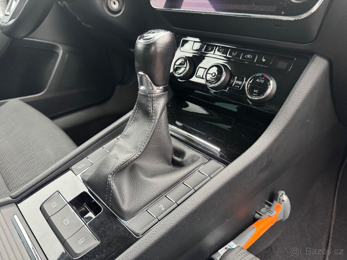 Škoda Superb III COMBI TDi 2018 MOŽNO NA SPLÁTKY - 17