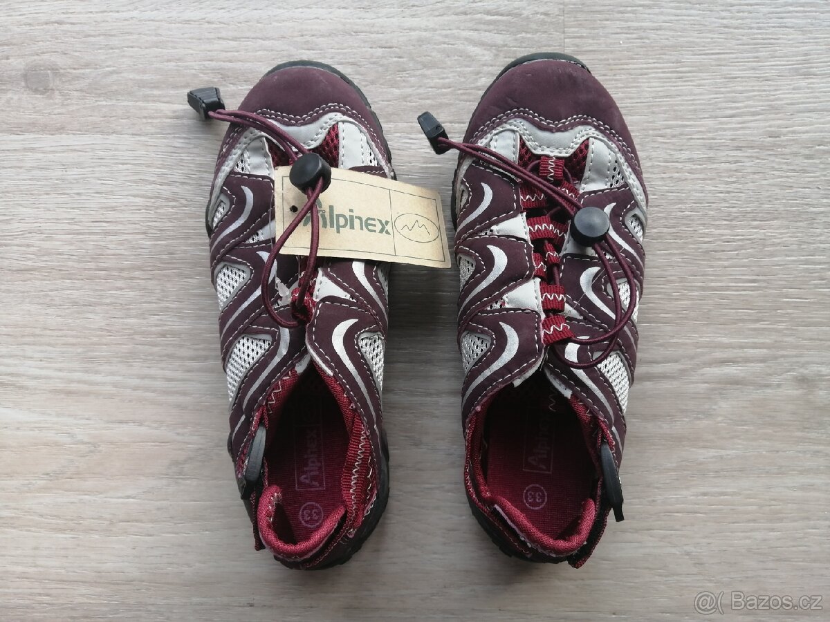 KOPAČKY A SANDÁLY - 17