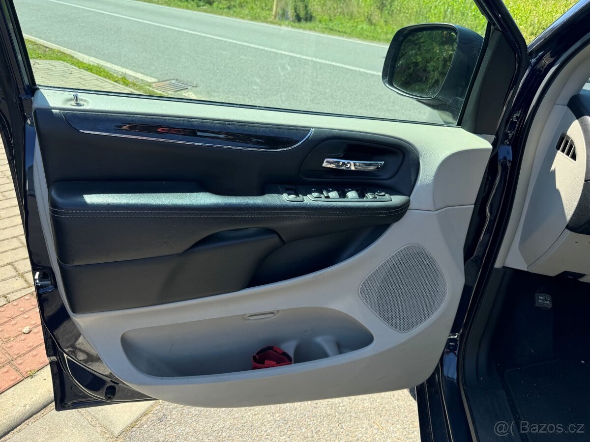 Chrysler Town & Country 3.6 RT LPG NAVI DVD 2013 - 17