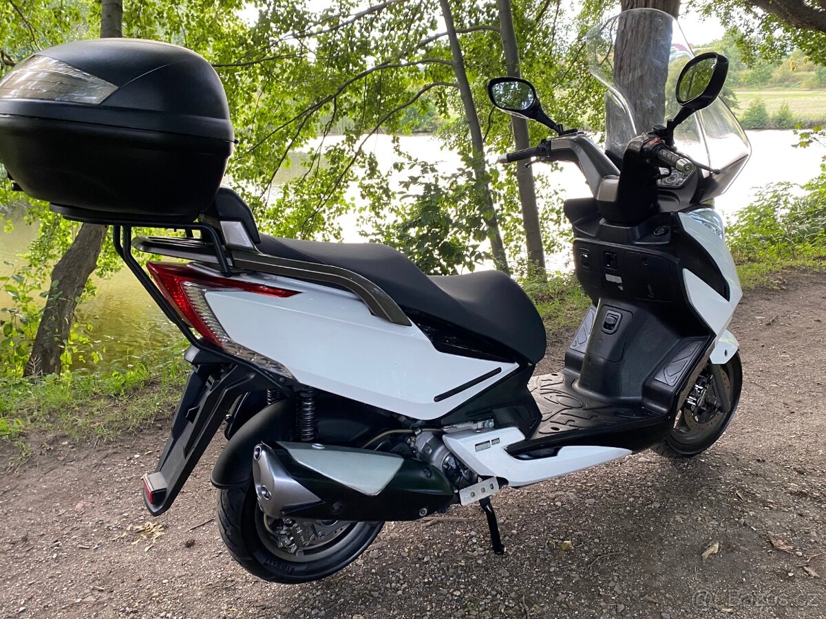 Kymco Grand Dink 300i - 17