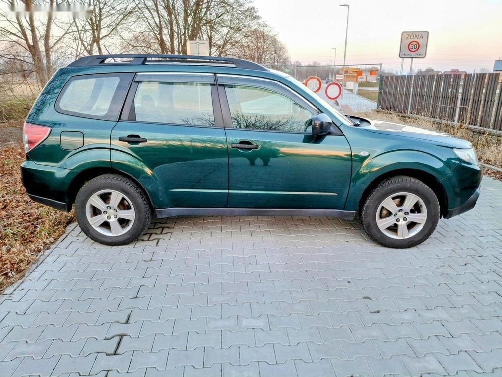 Subaru Forester,2.0 110 kw 4x4 Rezervace - 17