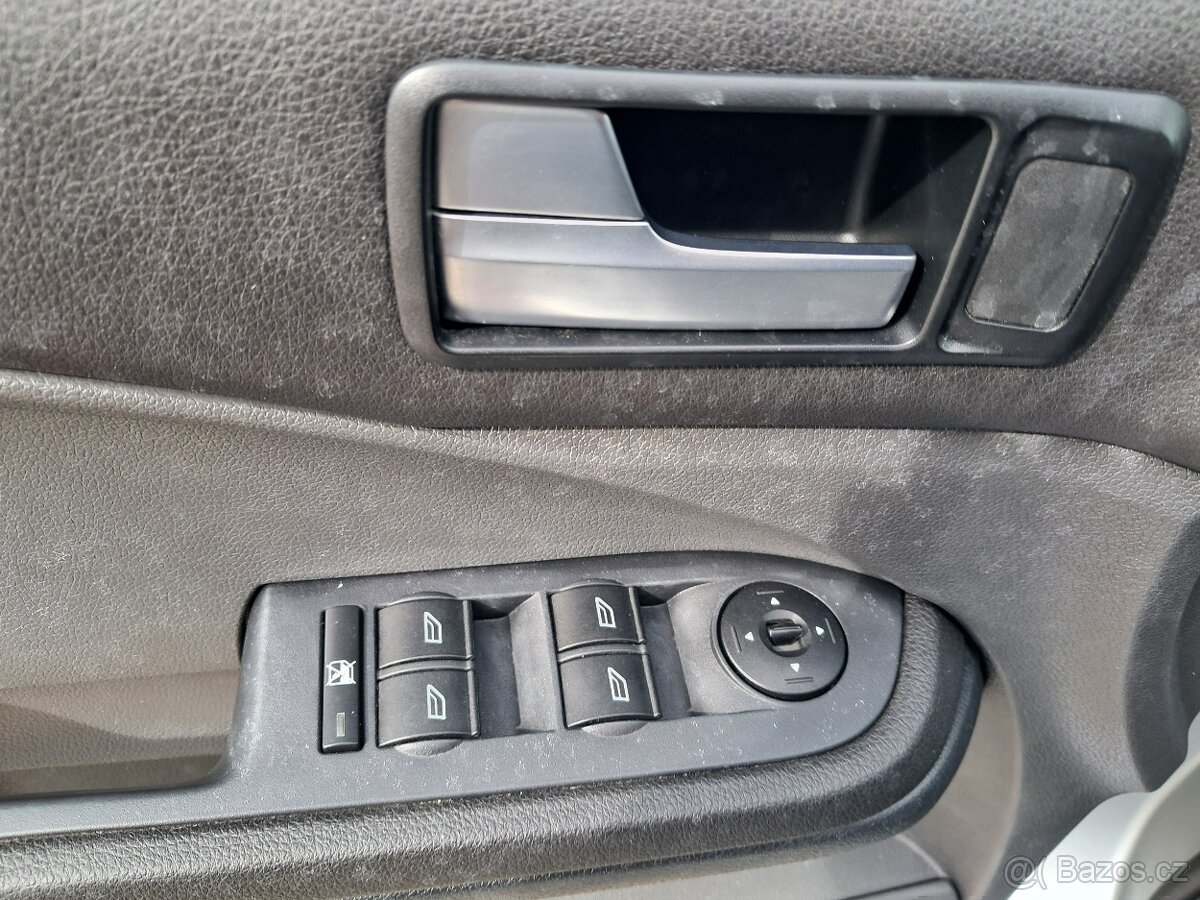 Ford Focus C-MAX 1.6TDCi/nová STK/digi klima/TZ - 17