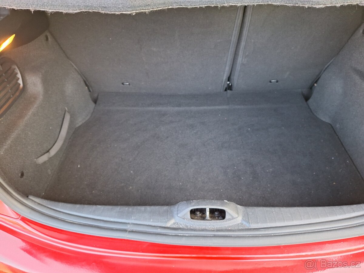 Peugeot 208 1.2 60 - 17