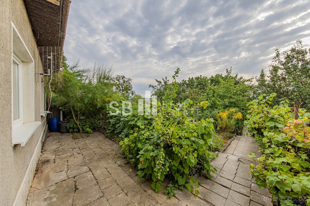 Prodej rodinného domu 3+1, 1.185 m², ul. Vejmoly, Loštice, o - 17