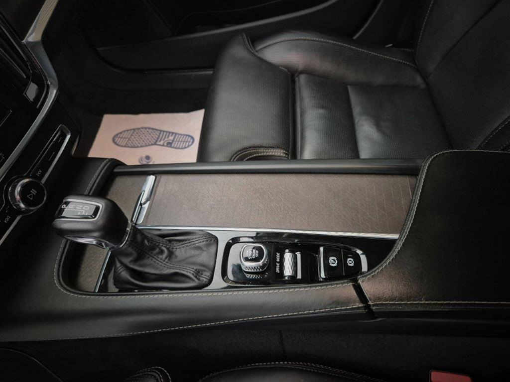 Volvo V90 2,0 CC D5 AWD Drive-E Pro POLESTAR - 17