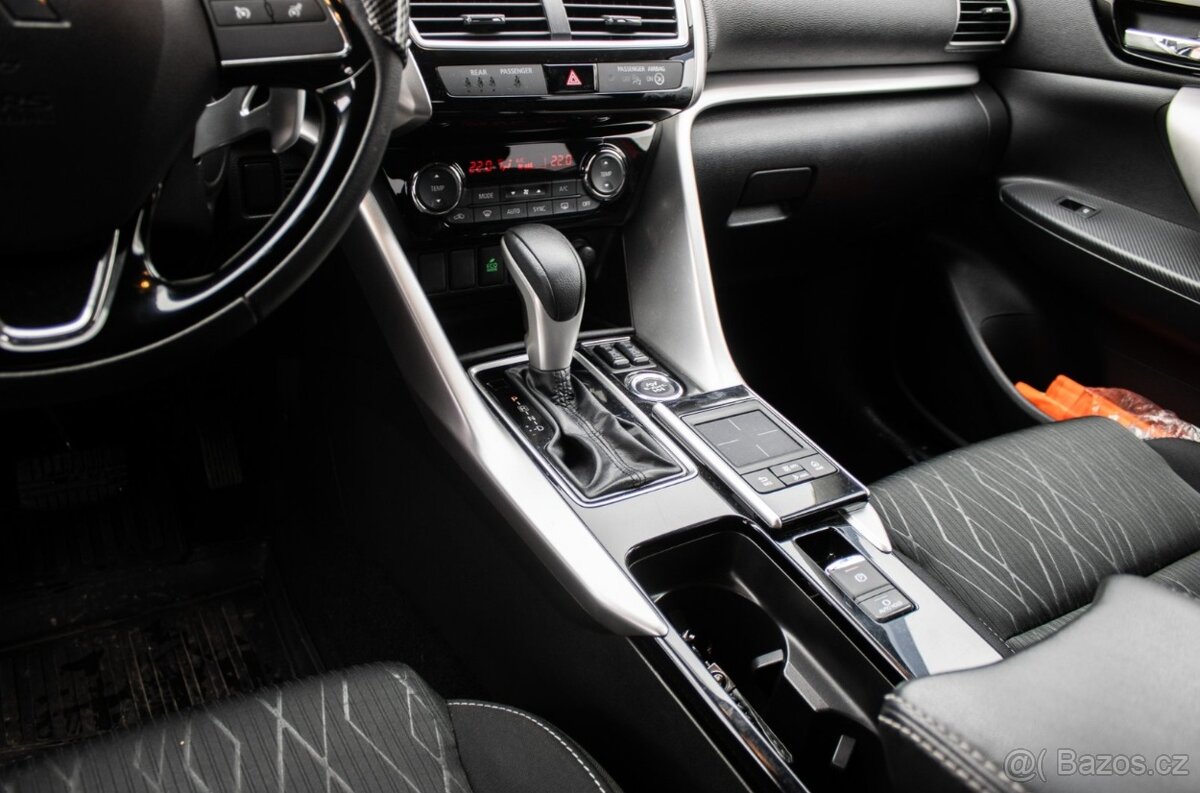 Mitsubishi Eclipse Cross 1.5T MIVEC Intense CVT 4WD, (2019) - 17