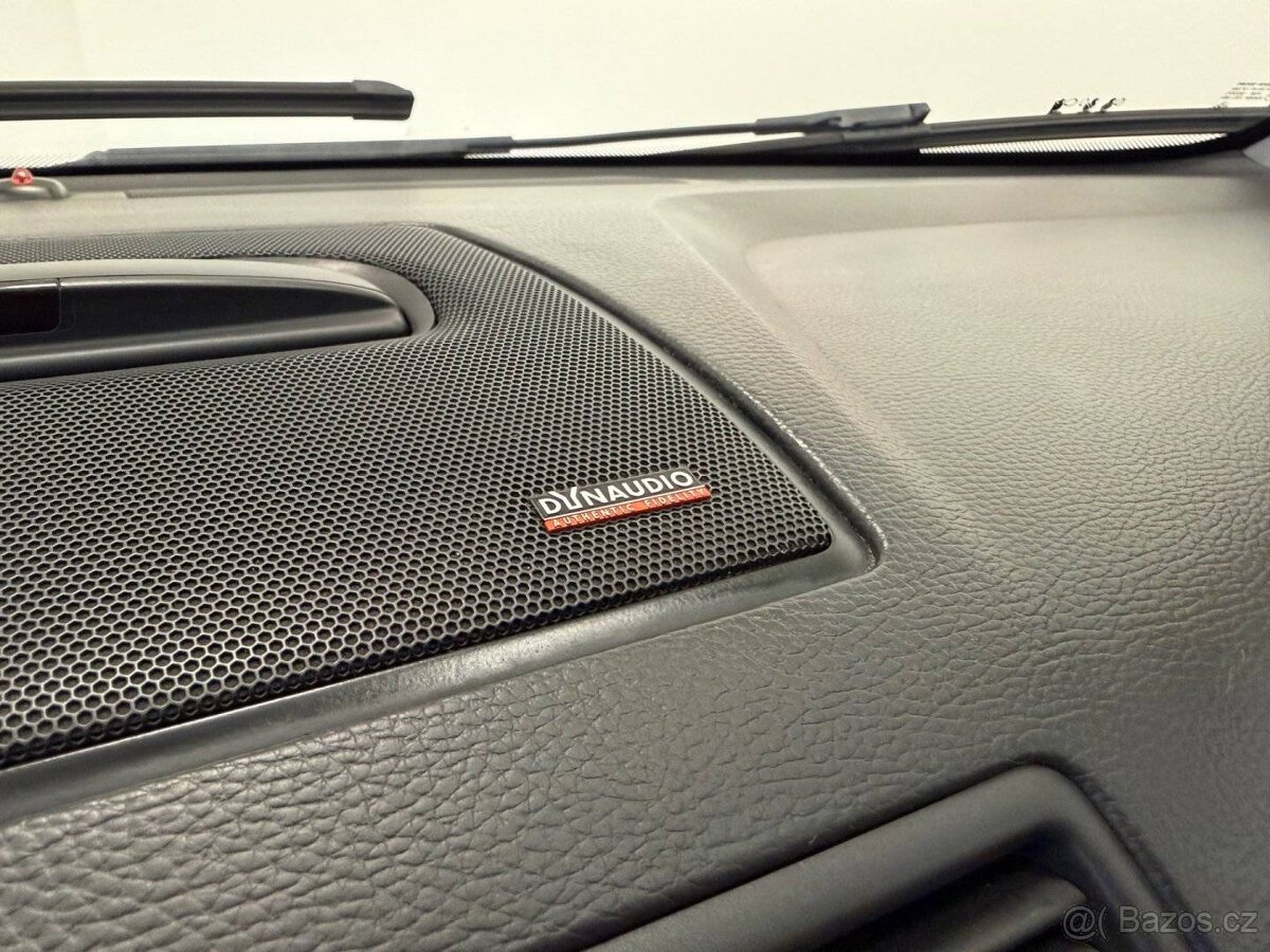 Volvo XC90, 2.4 D5 4x4/7 MÍST/PANORAMA/TZ - 17