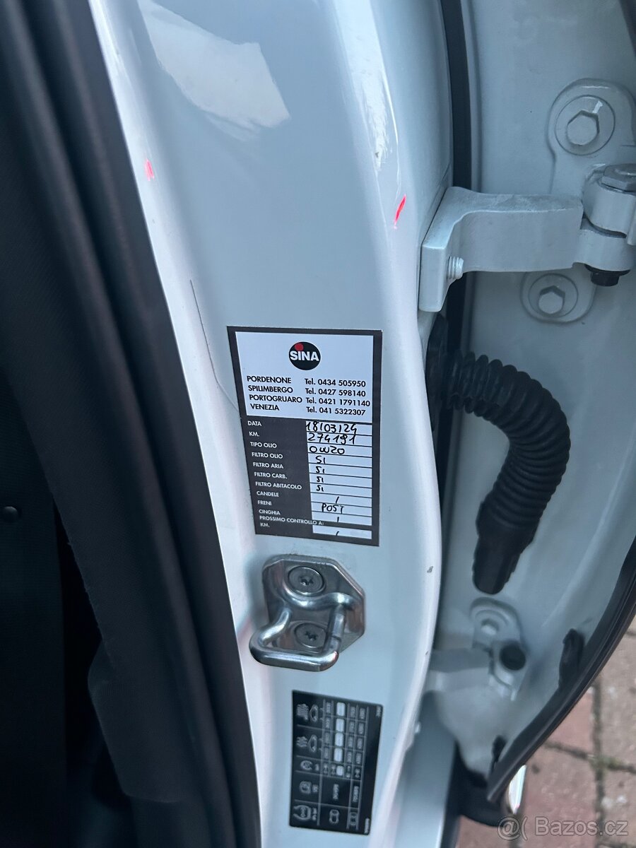 Volvo V90 D4 2.0d 140kw r.v.2017 Inscription full led Top - 17