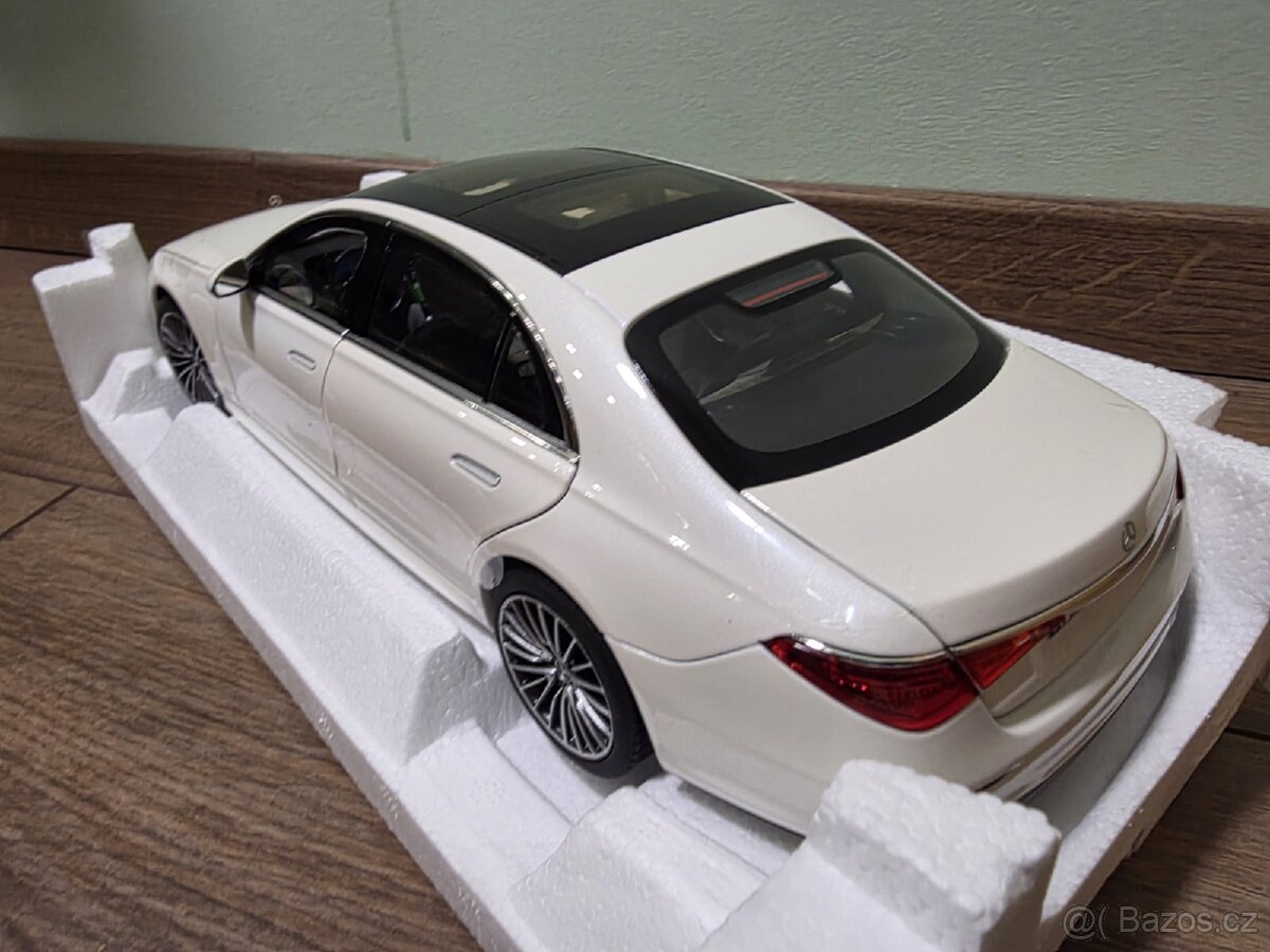 Modely Mercedes Benz 1:18 - 17
