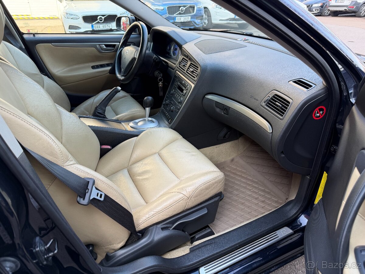 Volvo S60 R AWD - 17