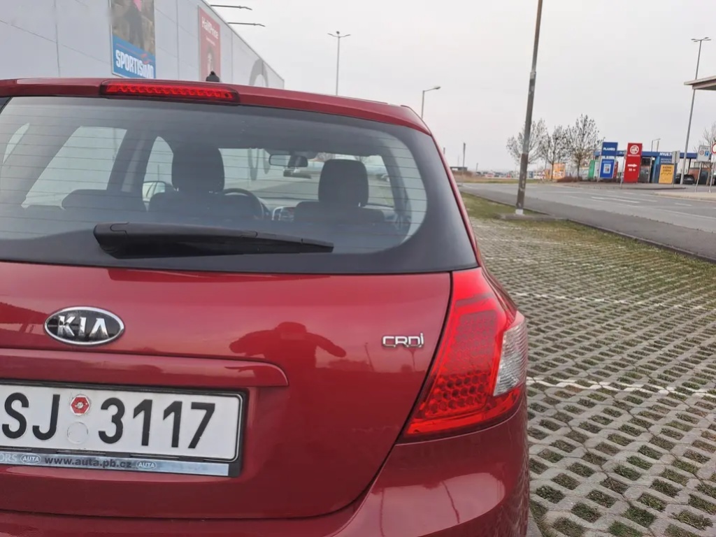 Kia Cee´d, 1.6CRDI ČR 2.MAJ PĚKNÉ AUTO - 17