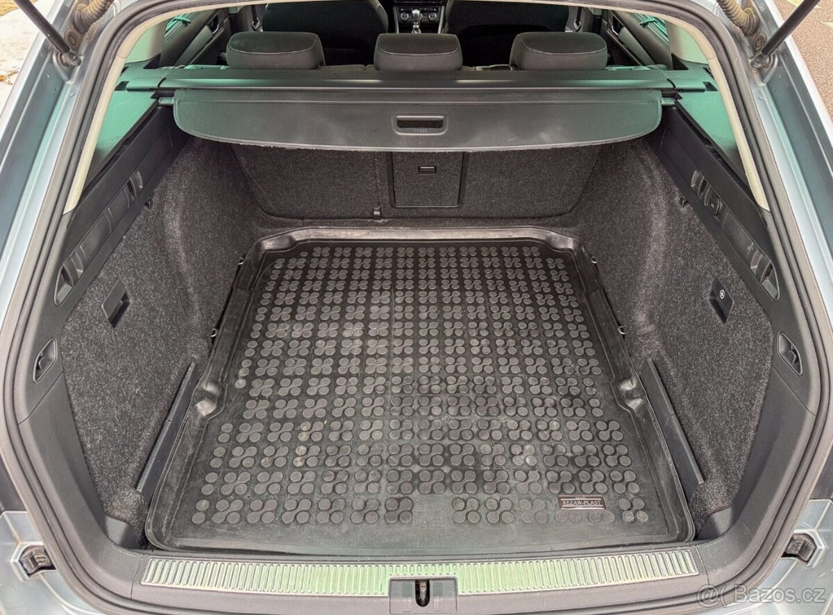 Škoda Superb Combi 1.6 TDI Ambition DSG - 17