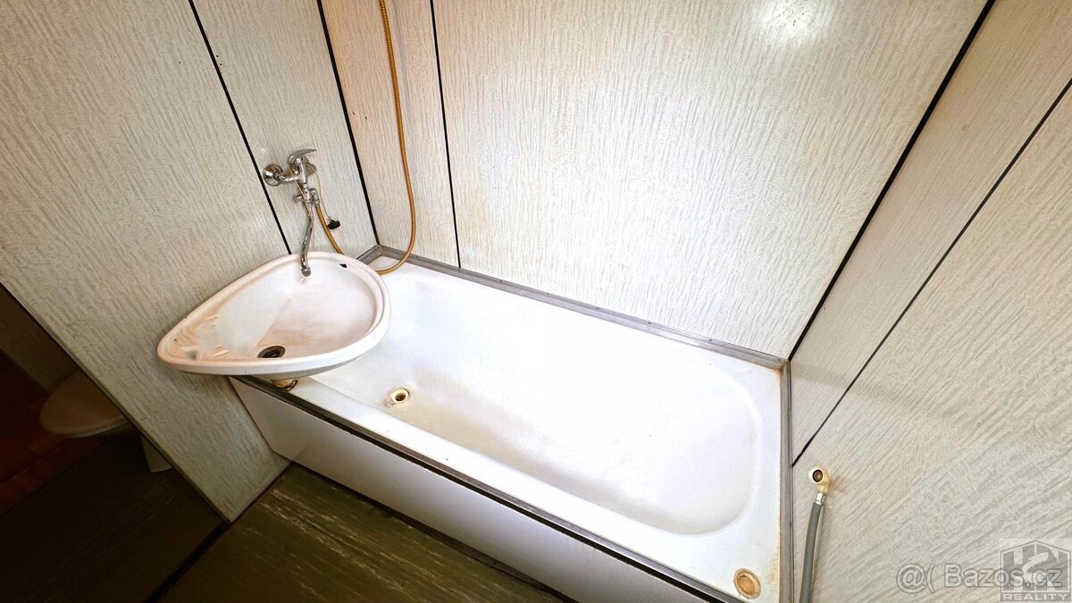 Byt 1+1, balkon, 40,8 m2, OV, původní stav Jiřetín pod Bukov - 17