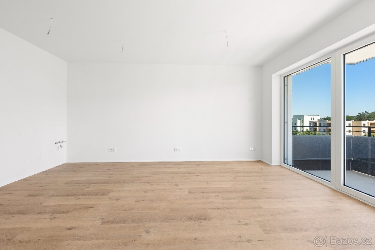 Litomyšl , 2kk, balkon, sklep, komora, garážové stání v domě - 17