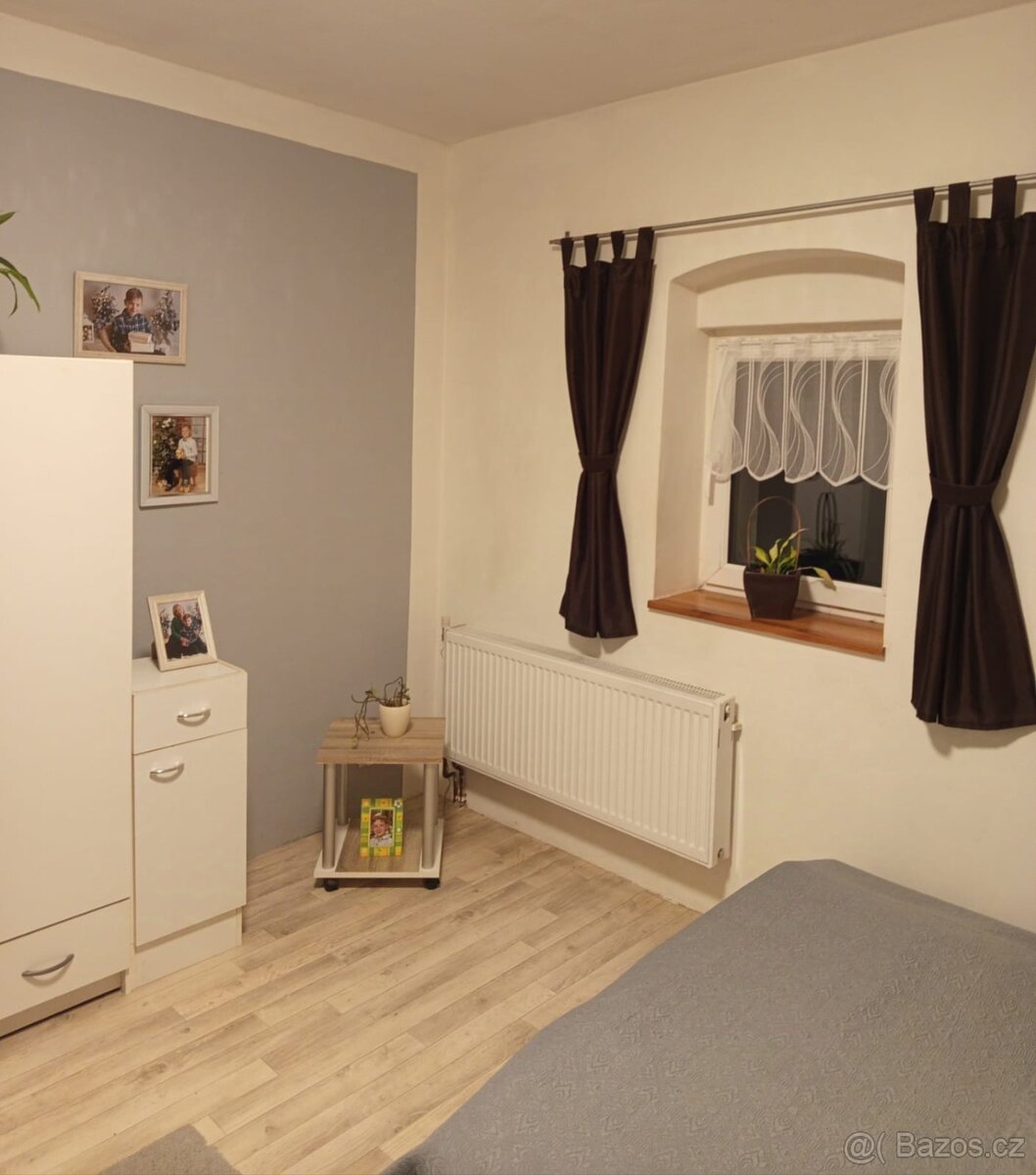 Větší dům k bydlení i podnikání - 17