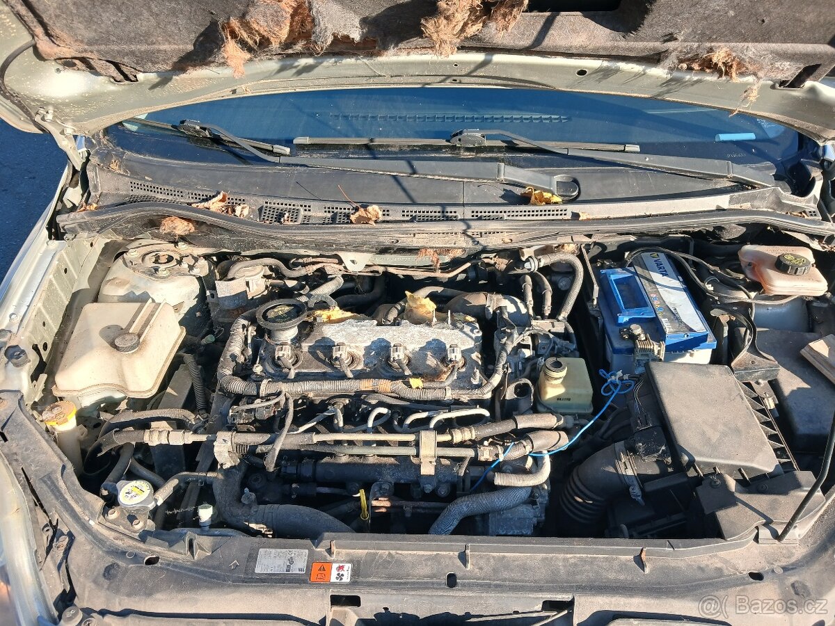 Mazda 5 2.Diesel rok 2006 - 17