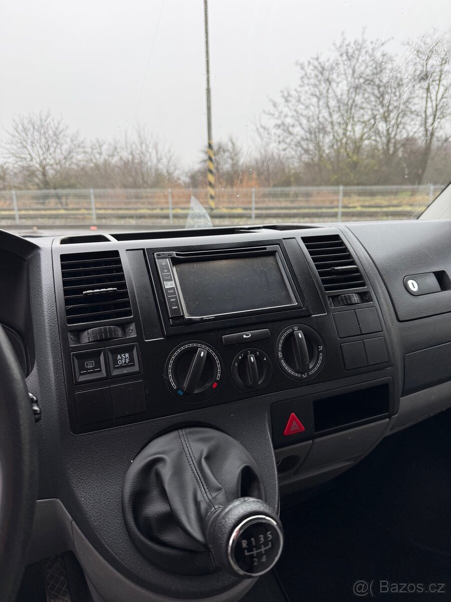 VW Transporter T5 1.9 TDI - 17