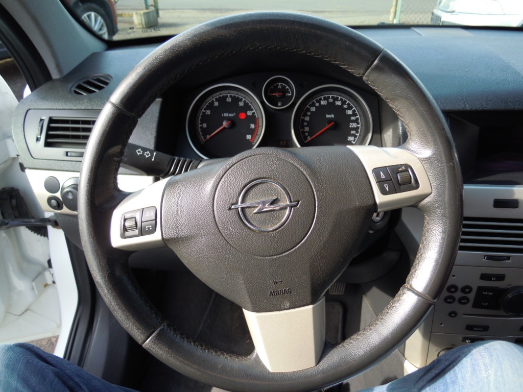 Opel Astra 1.6i Twinport 77kw(105hp) r.v.2/2007 - 17