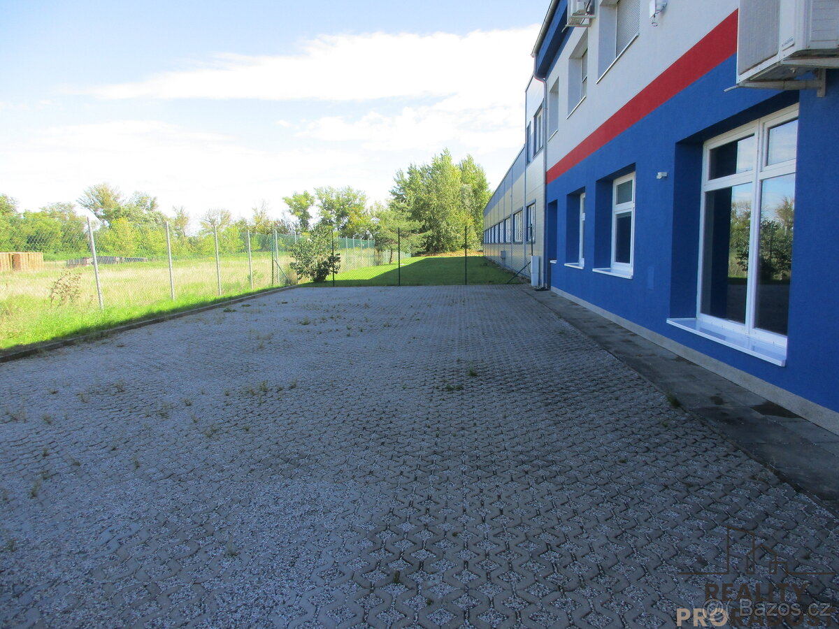 Pronájem nebytových prostor ve Veselí nad Moravou - 17