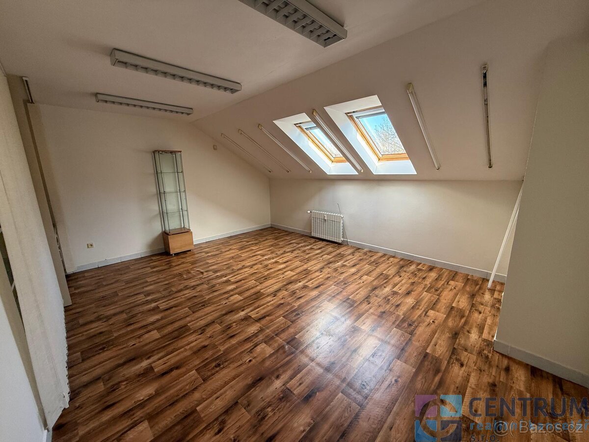 Pronájem komerčních prostor v Jablonci nad Nisou - 17