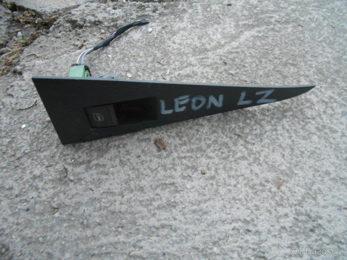 Seat Leon II stahovačka zámek klika repro mřížka - 17