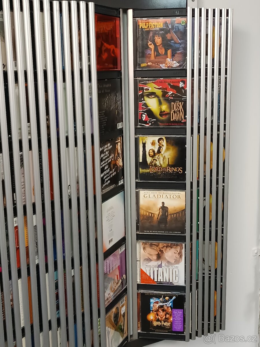 Velká sbírka CD s pořadačem - 17