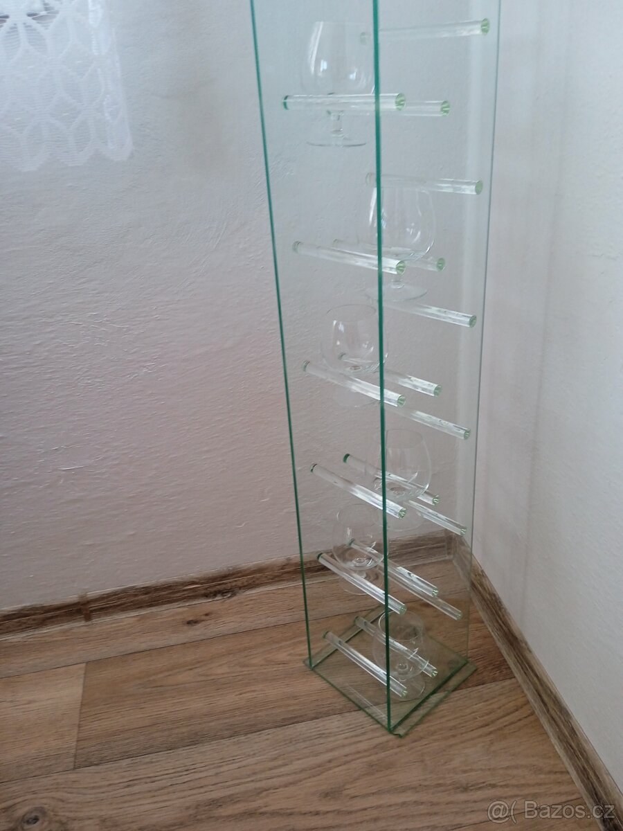 Skleněná vytrínka - 17