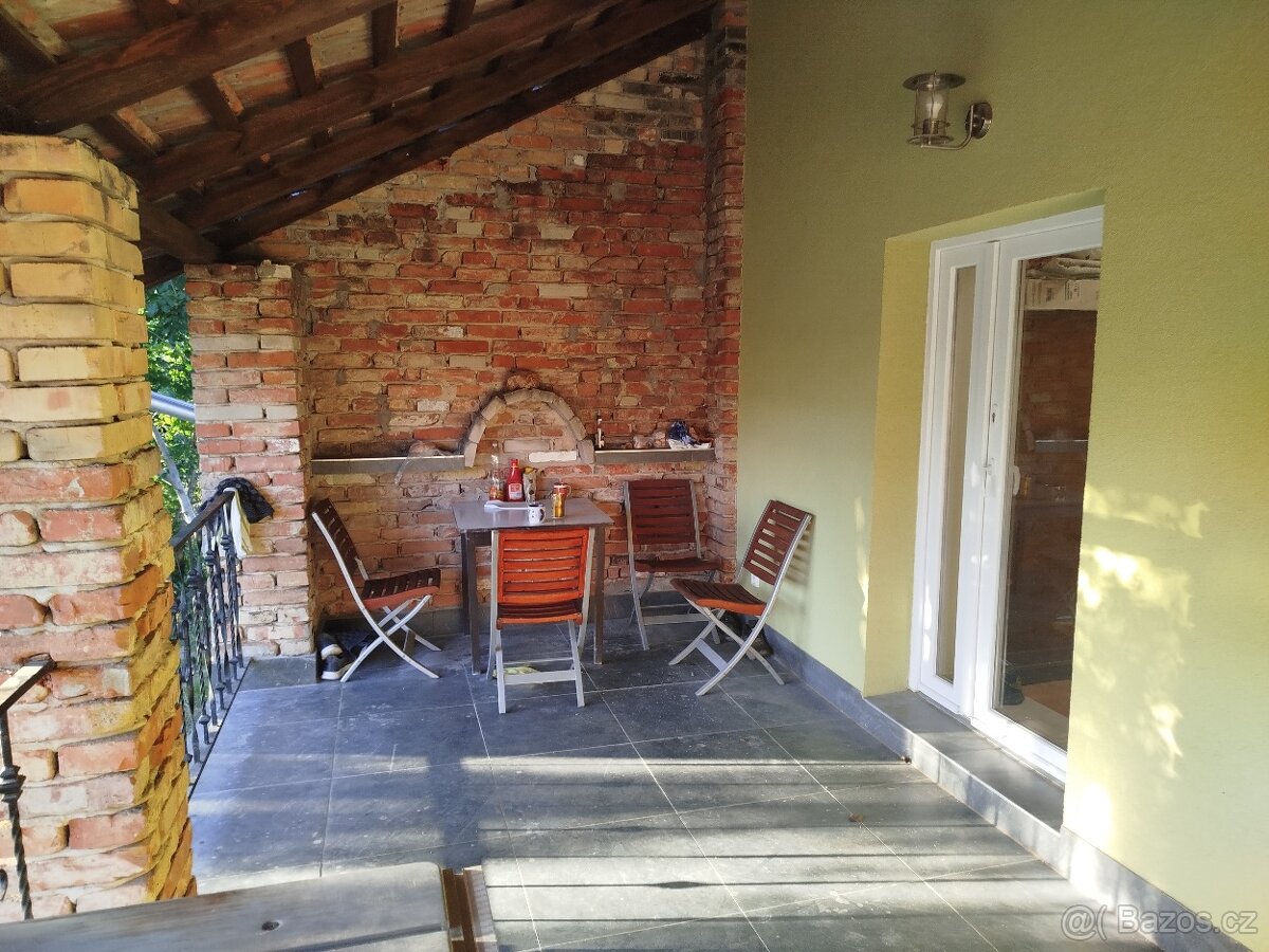 Velký dům k pronájmu:4kk,112m - 17