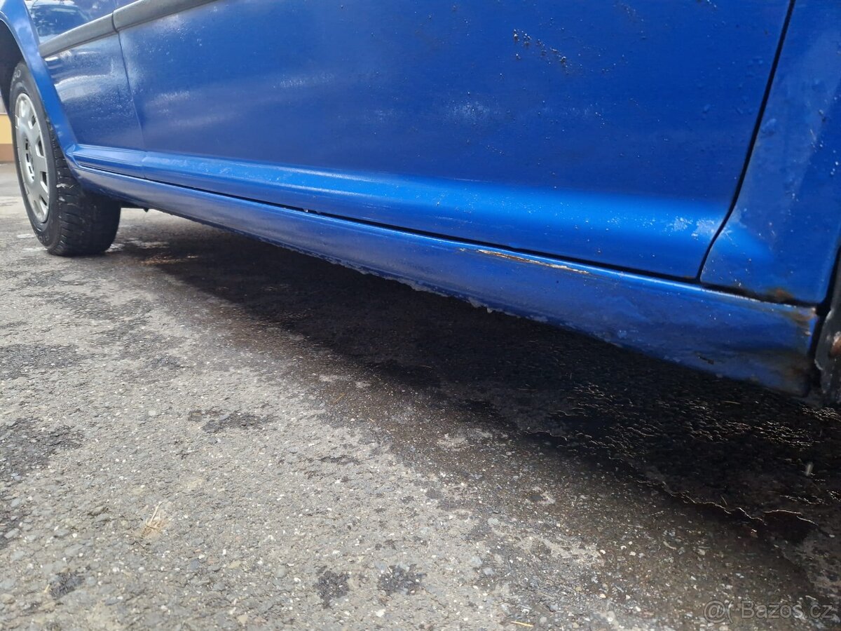 Vw GOLF 1.4 16V benzín - 17