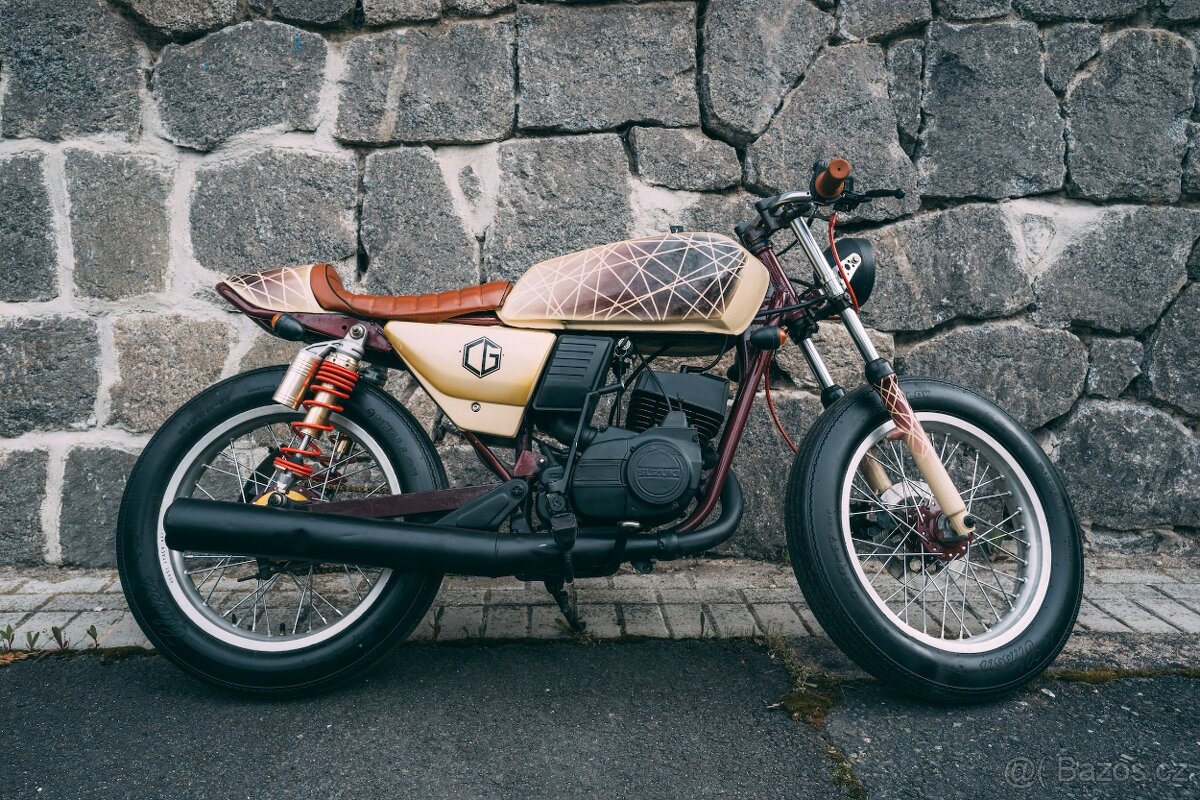Motorka Suzuki TRS118 (café racer) - 17