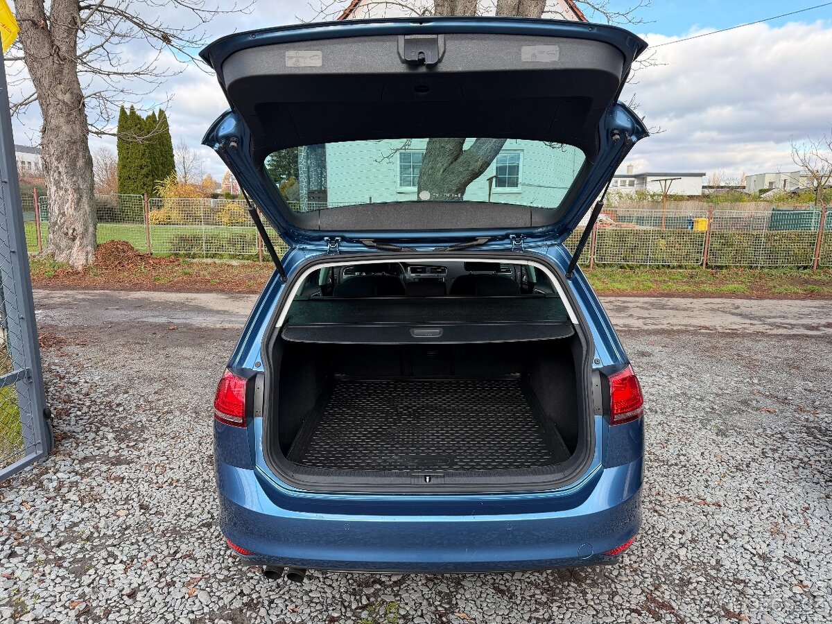 Volkswagen Golf 1,4 TSi Serviska, ParkPilot, ALU - 17