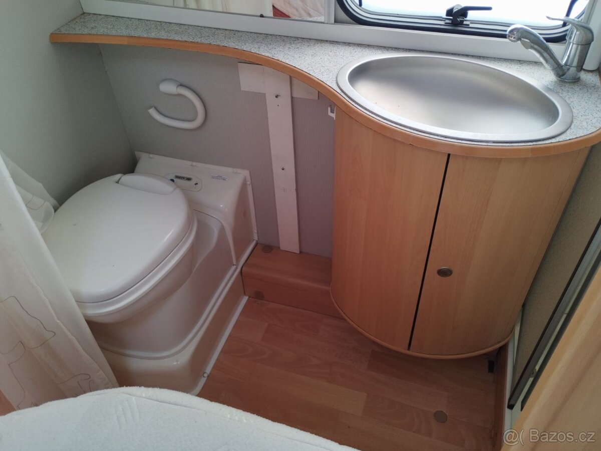 DETHLEFFS pro 4.Fr.postel. Mover+bat. Sprcha. 100km/h - 17