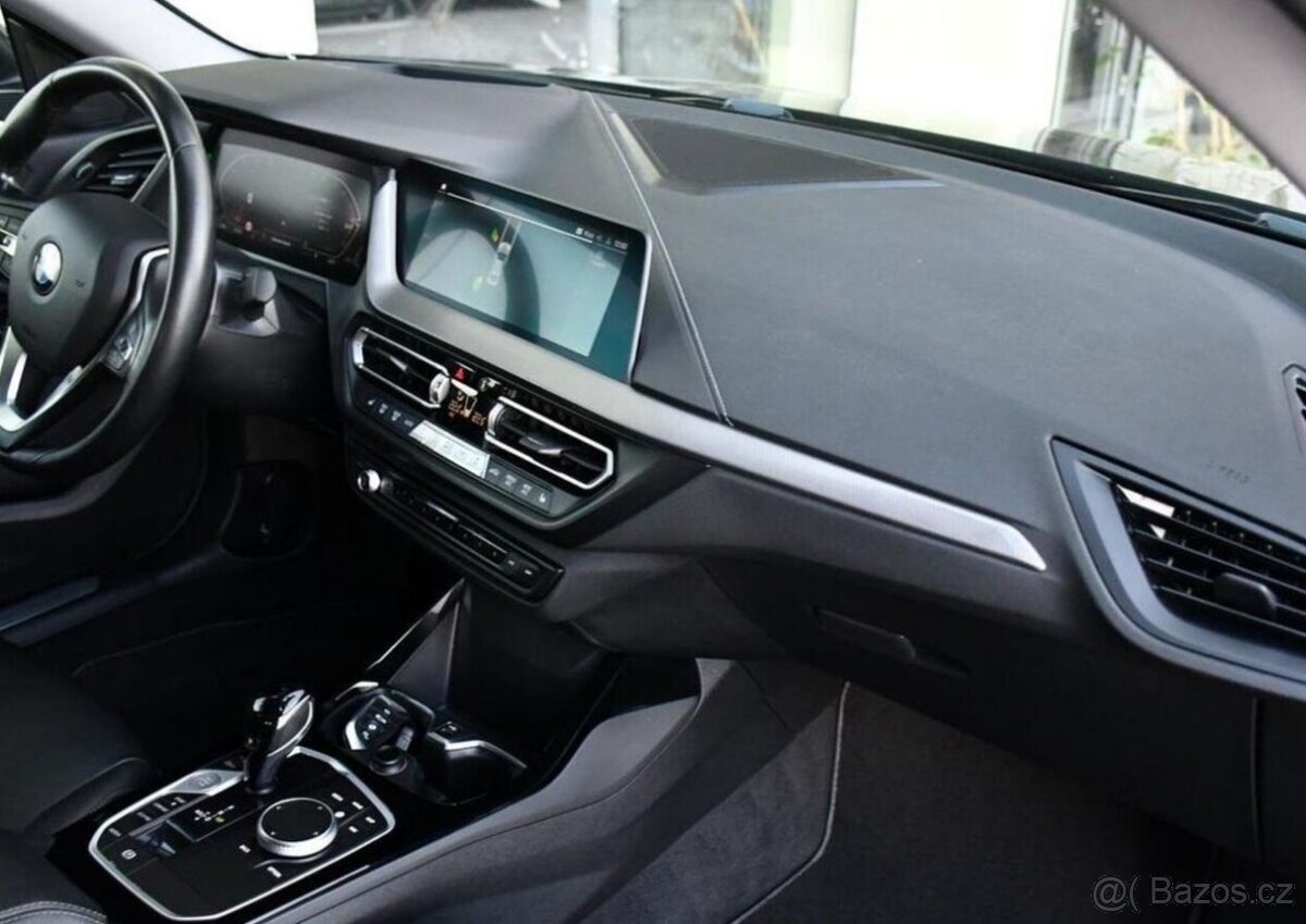 BMW Řada 2 218d TAŽNÉ HUD ČR 1M - 17