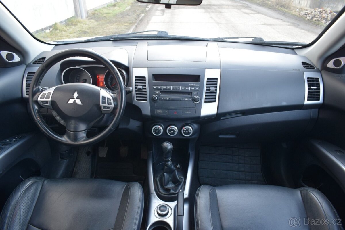 Mitsubishi Outlander 2.0Di-D 4X4/ČR PŮVOD/VÝBAVA/ - 17