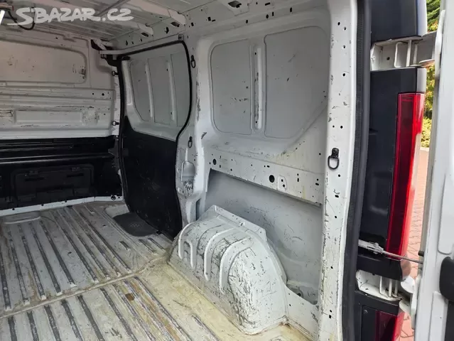 Renault Trafic 1.6 DCI DPH,ČR,tažné,klima,tempomat - 17