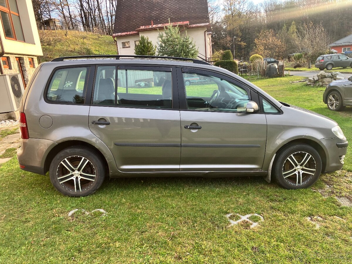 VW Touran 1.9tdi - 17