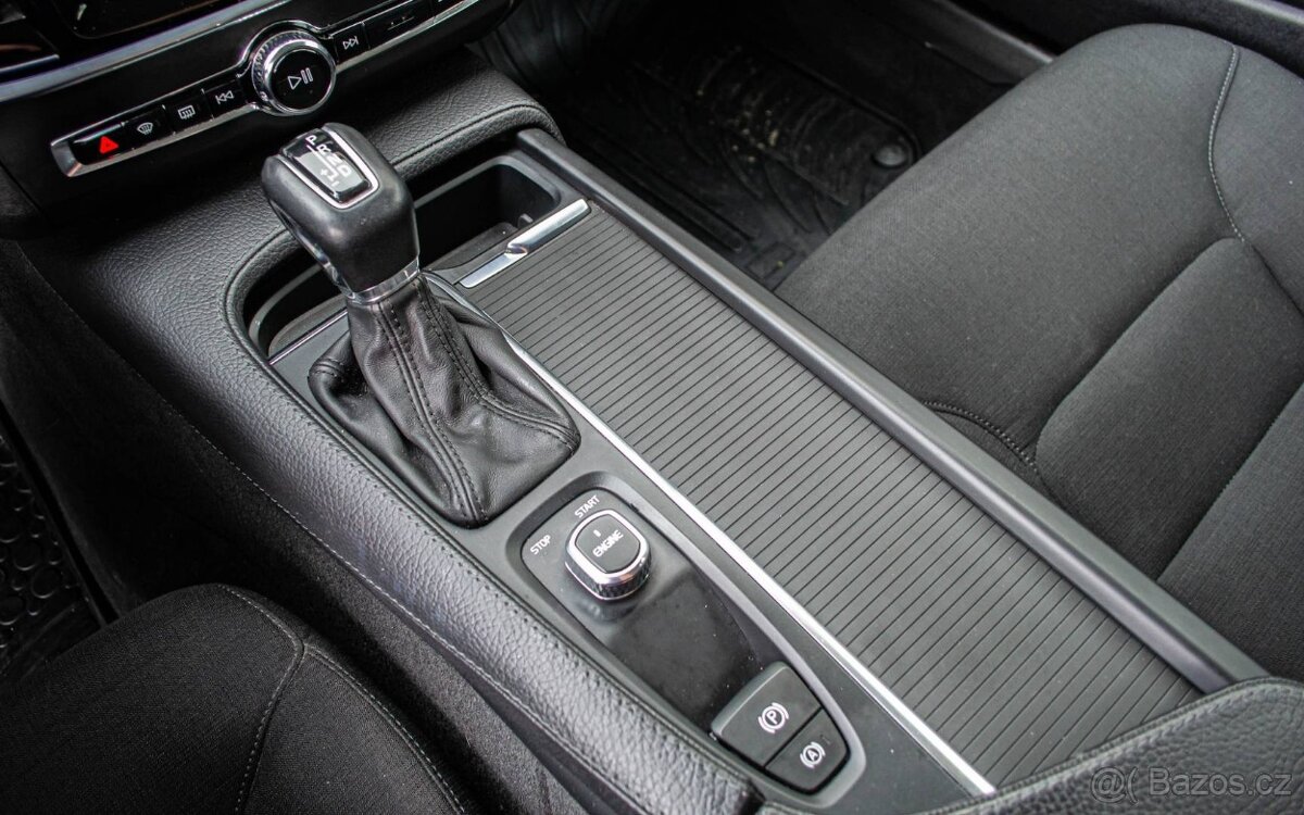 Volvo V90 D4 2.0L 140kW automat - 17
